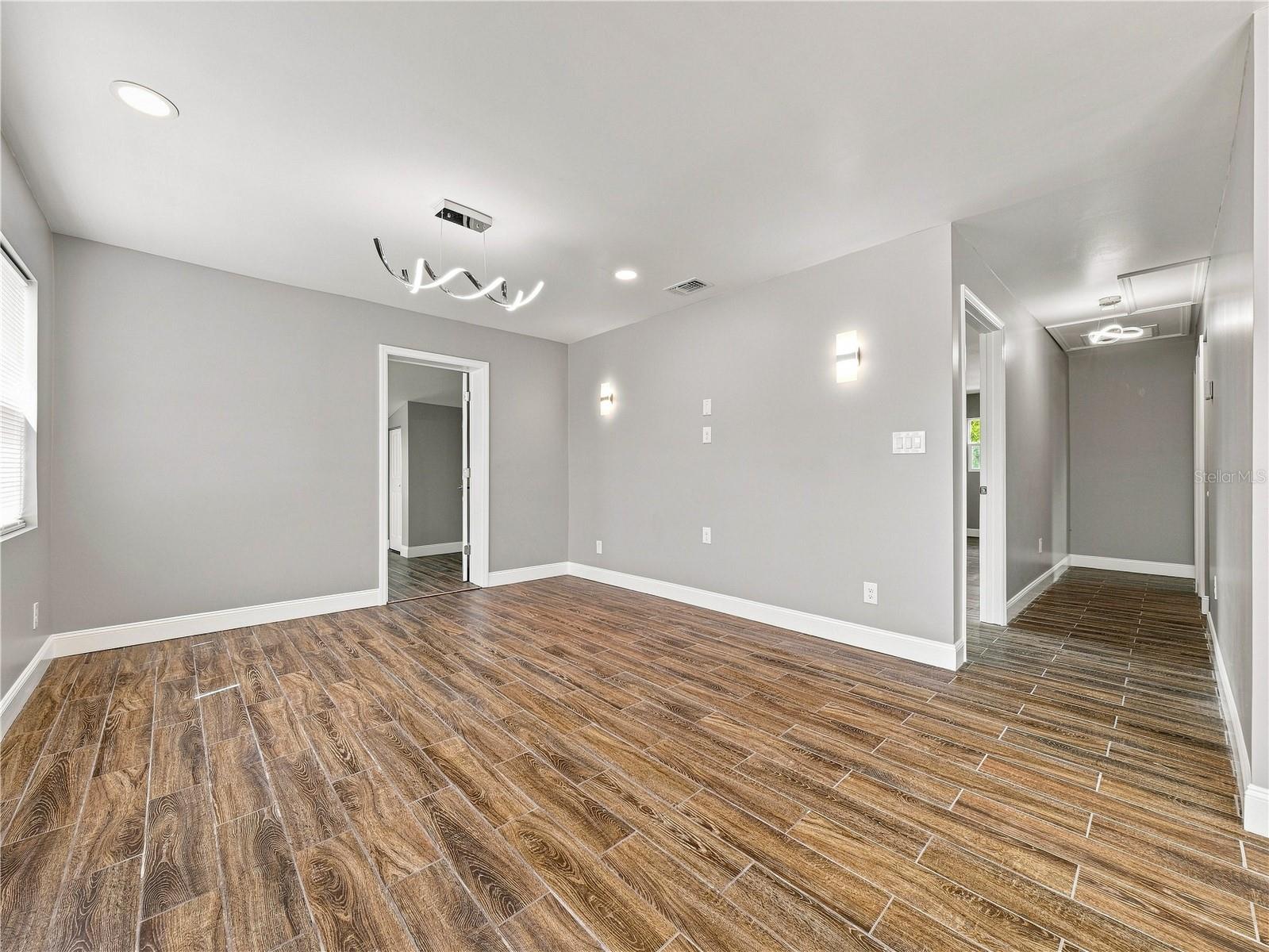 629 CEDAR PARK DR