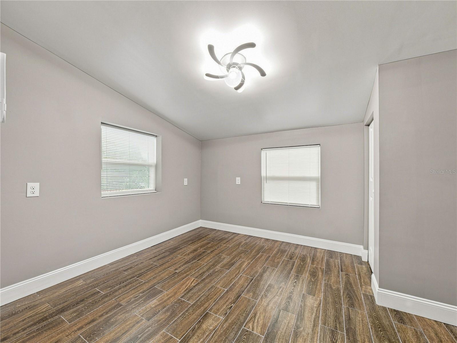 629 CEDAR PARK DR