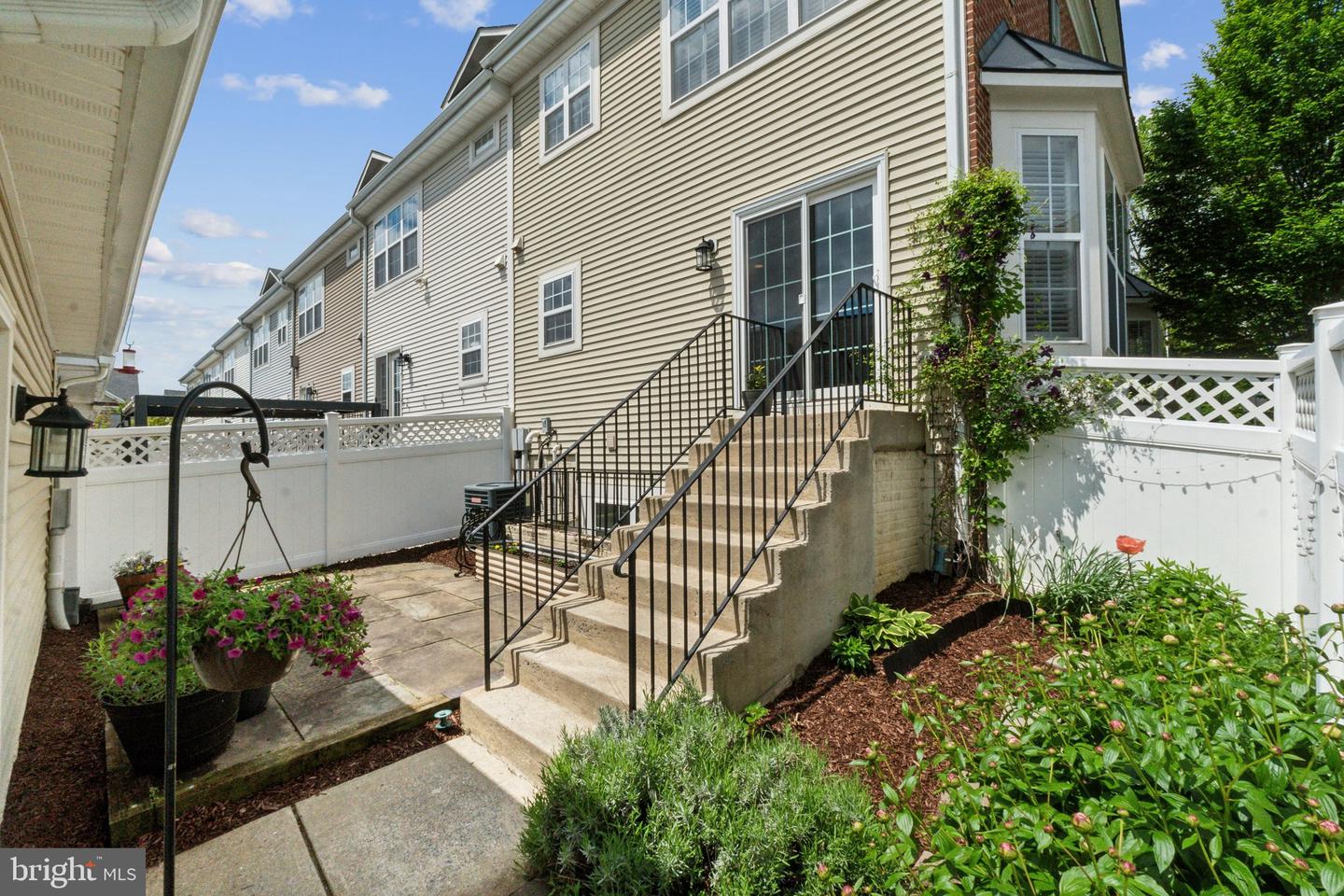 23213 Rainbow Arch Dr