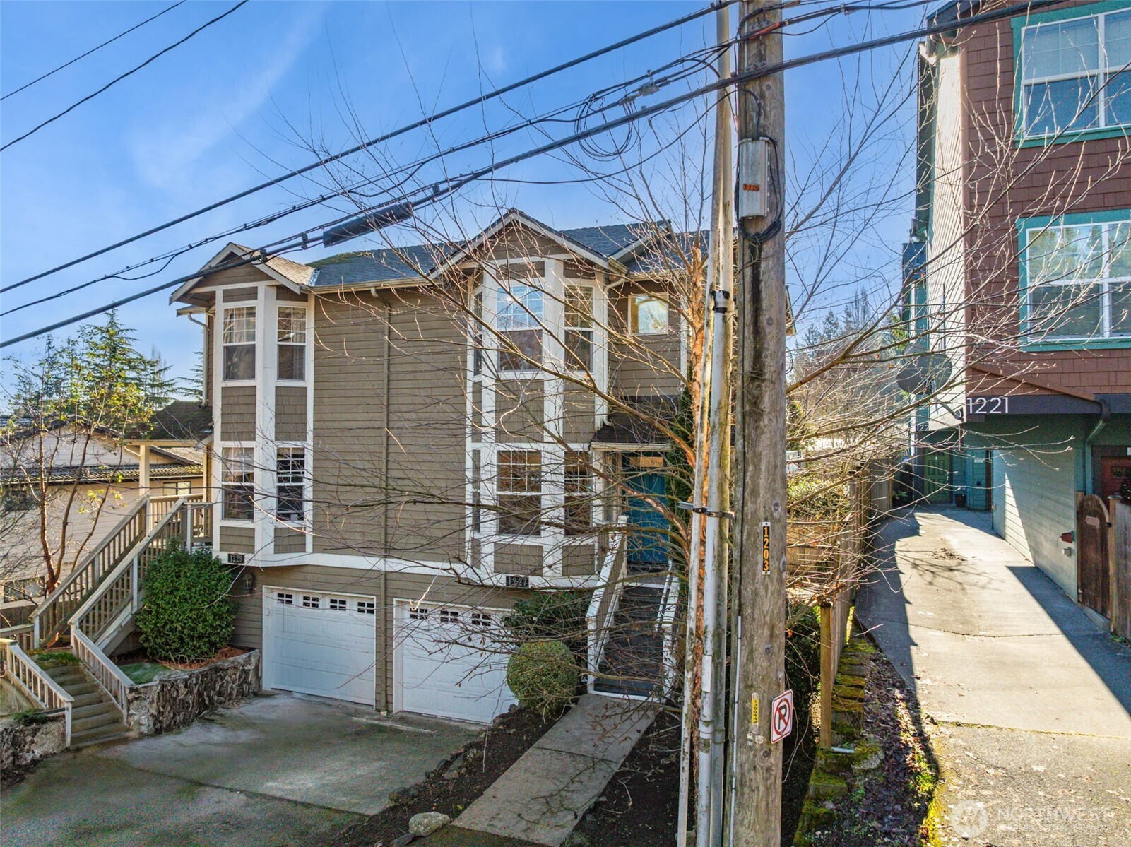 1227 NE 135th St