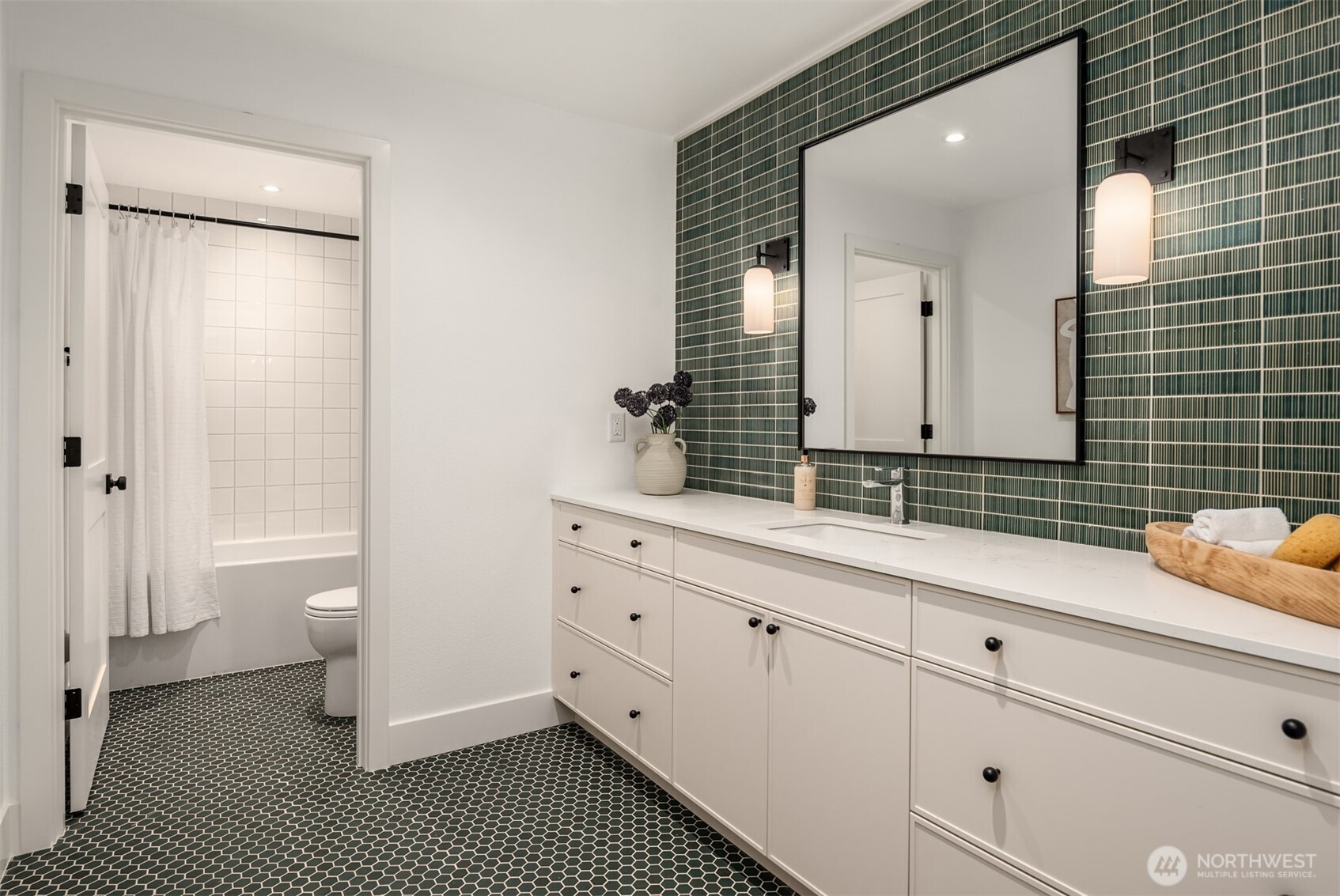 2627 96th Avenue NE
