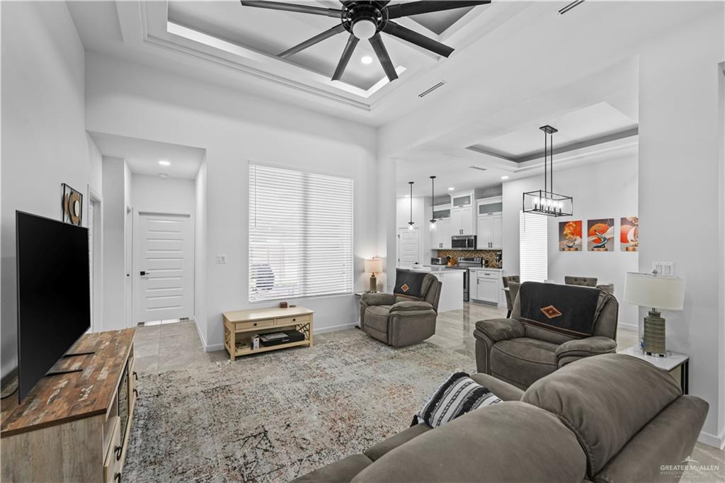 2729 E Conroe Road