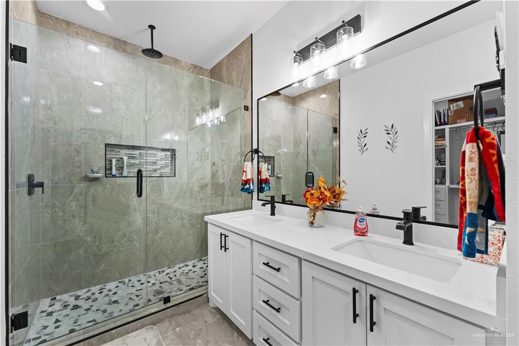 2729 E Conroe Road