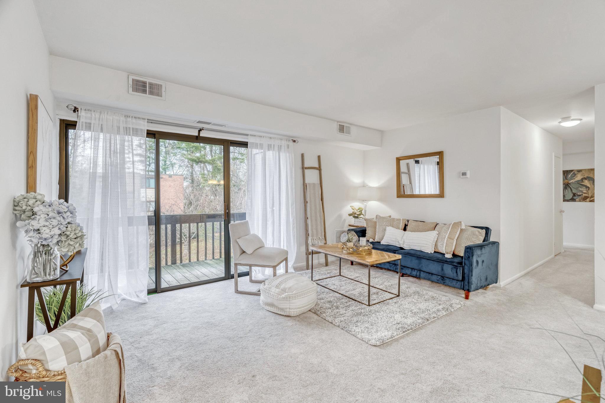 10720 W West Dr #303