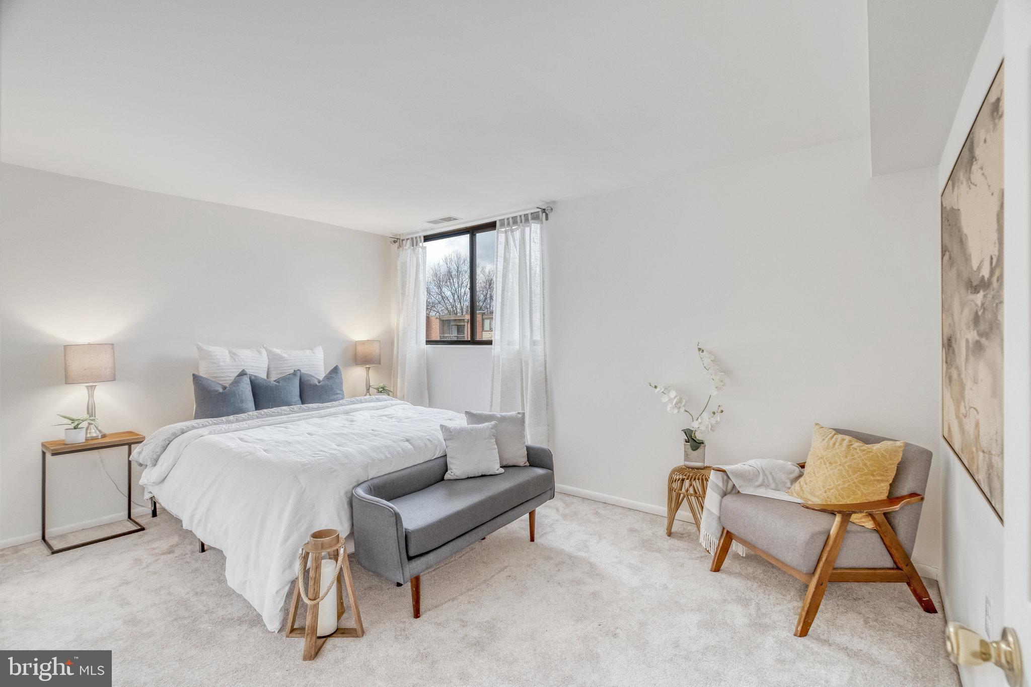 10720 W West Dr #303