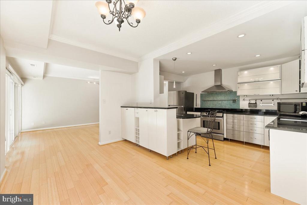 11814 BRETON COURT Unit: 1A