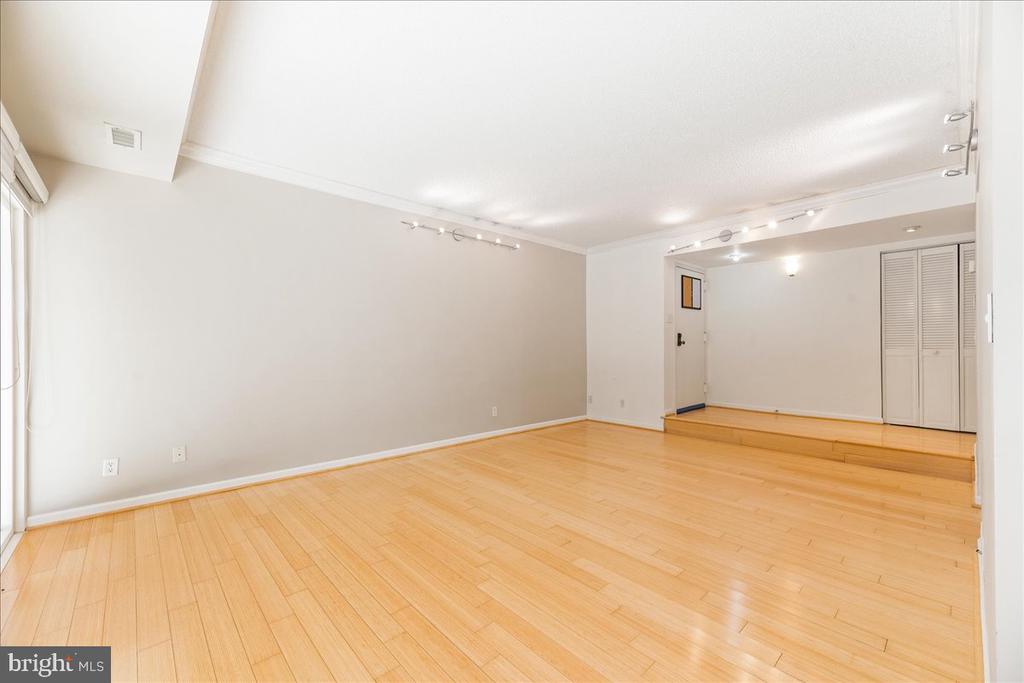 11814 BRETON COURT Unit: 1A