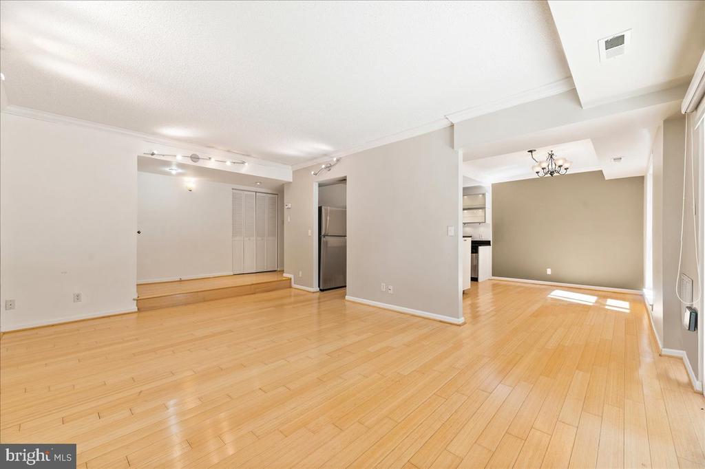 11814 BRETON COURT Unit: 1A