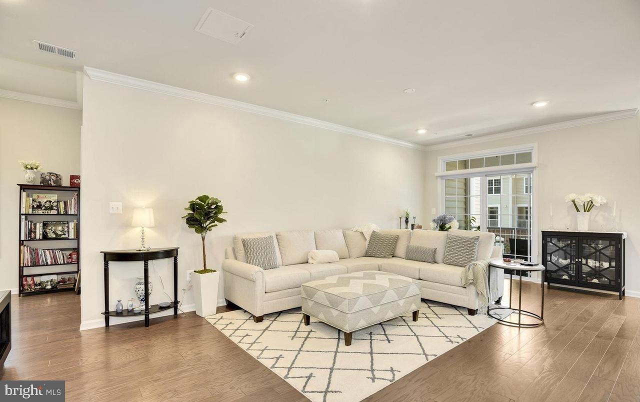 23235 Milltown Knoll Sq #115