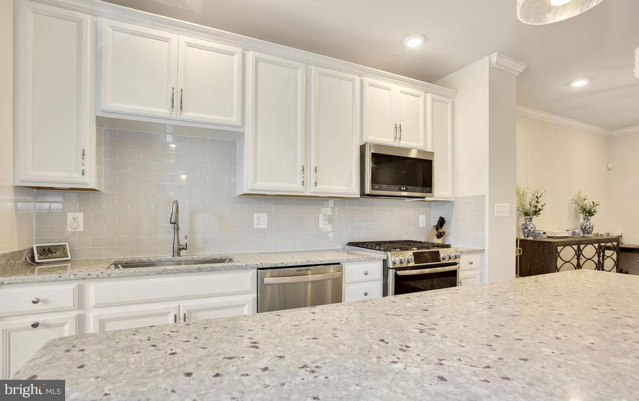 23235 Milltown Knoll Sq #115