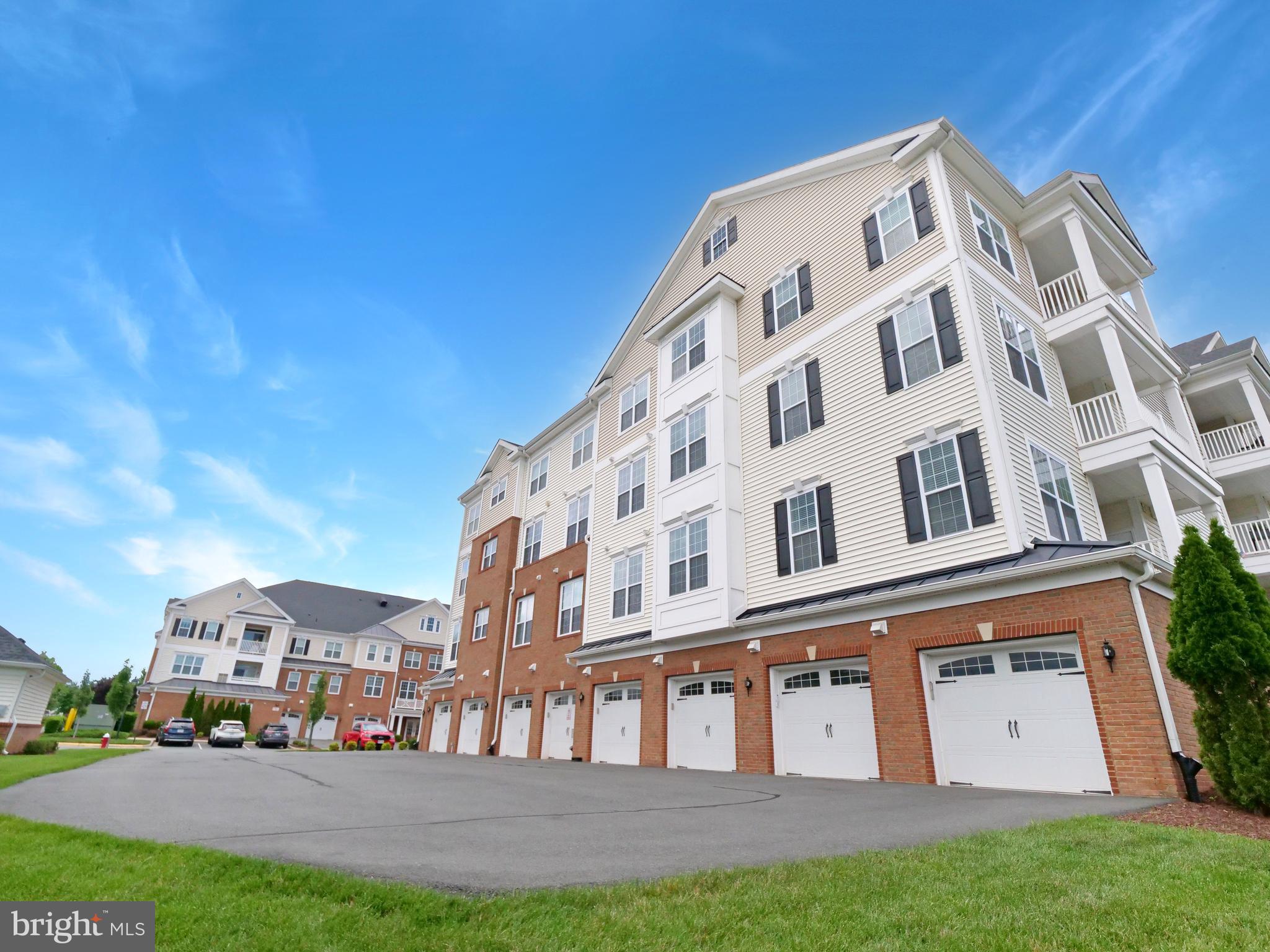 21022 Rocky Knoll Sq #305