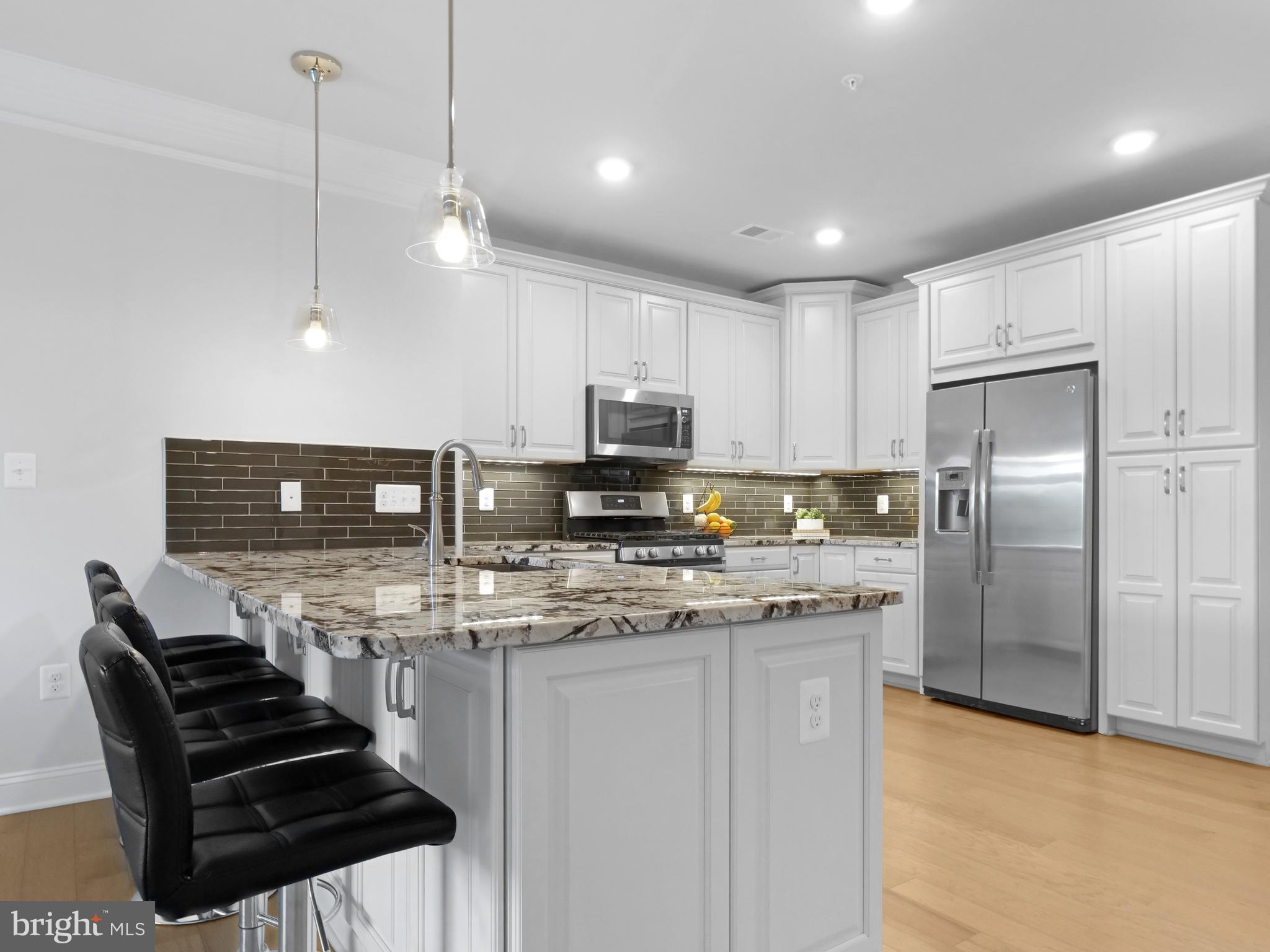 21022 Rocky Knoll Sq #305