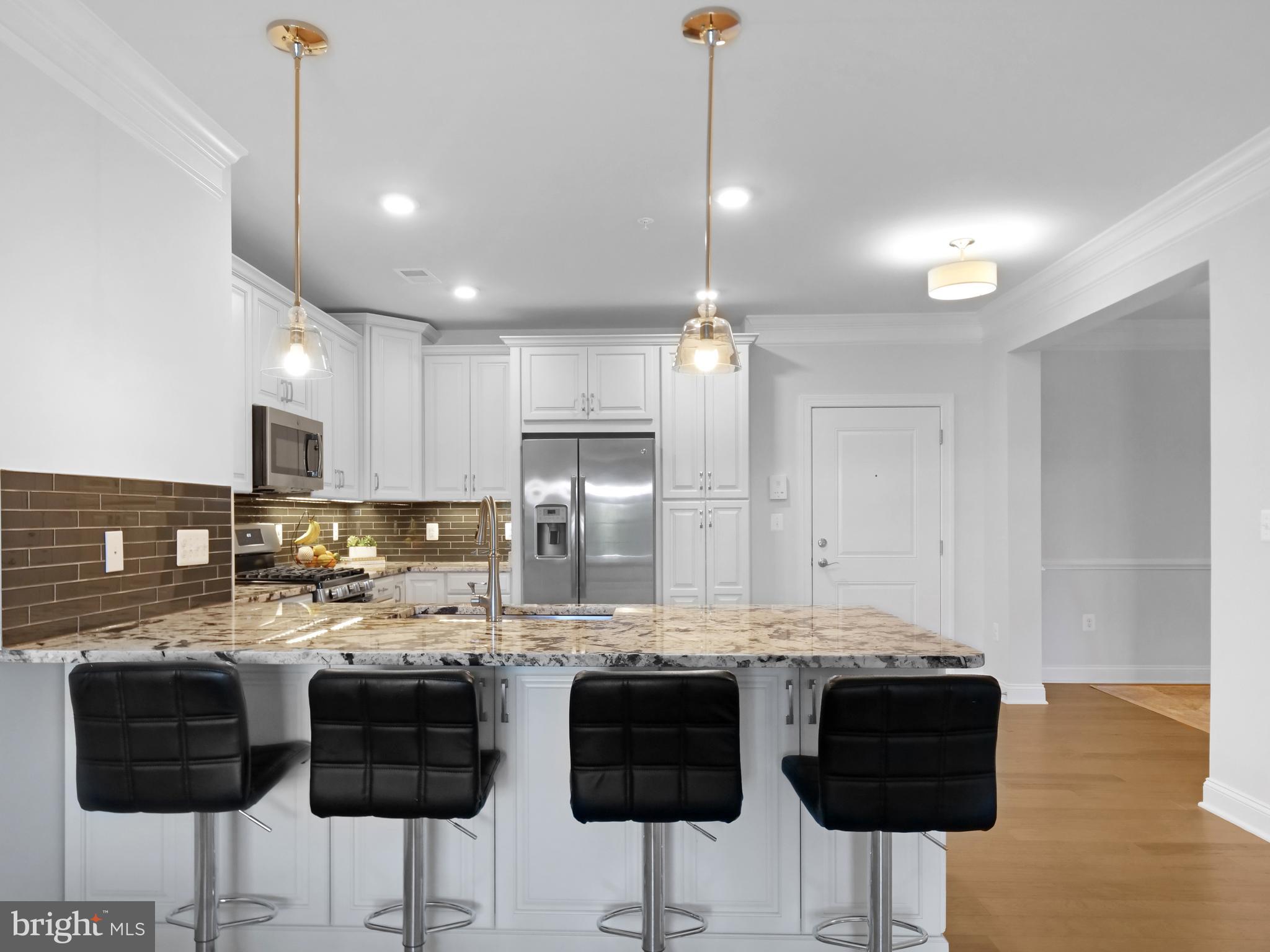 21022 Rocky Knoll Sq #305