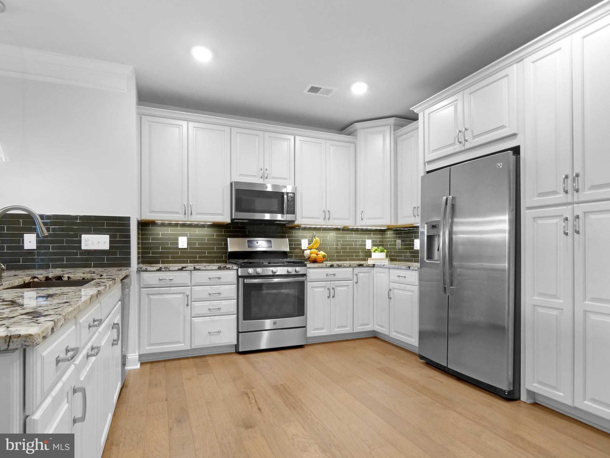 21022 Rocky Knoll Sq #305