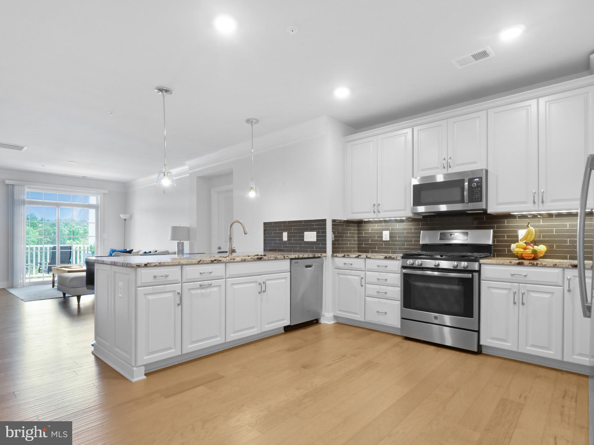 21022 Rocky Knoll Sq #305