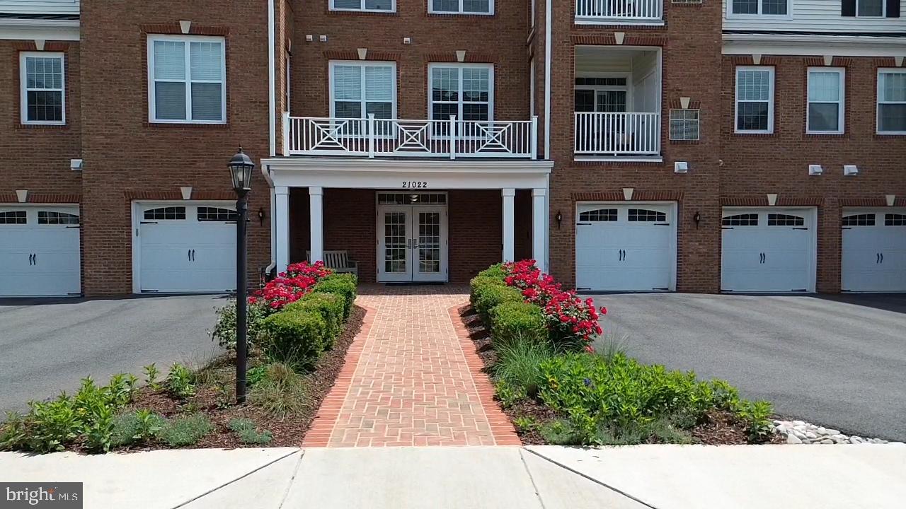 21022 Rocky Knoll Sq #305