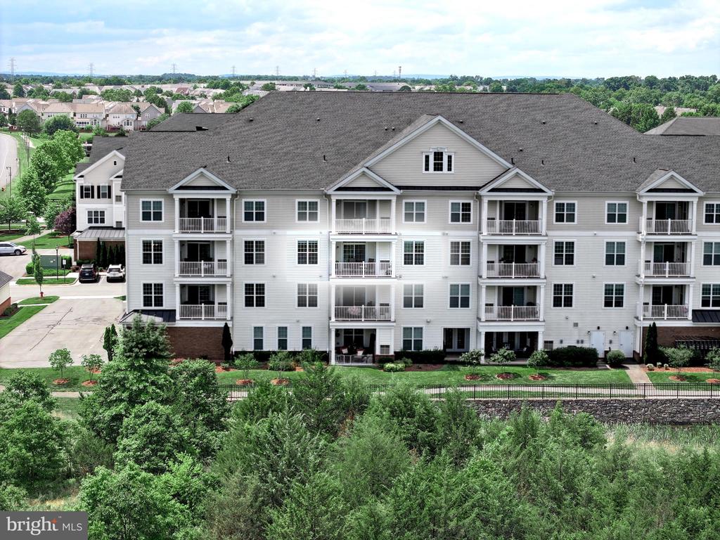 21022 Rocky Knoll Sq #305