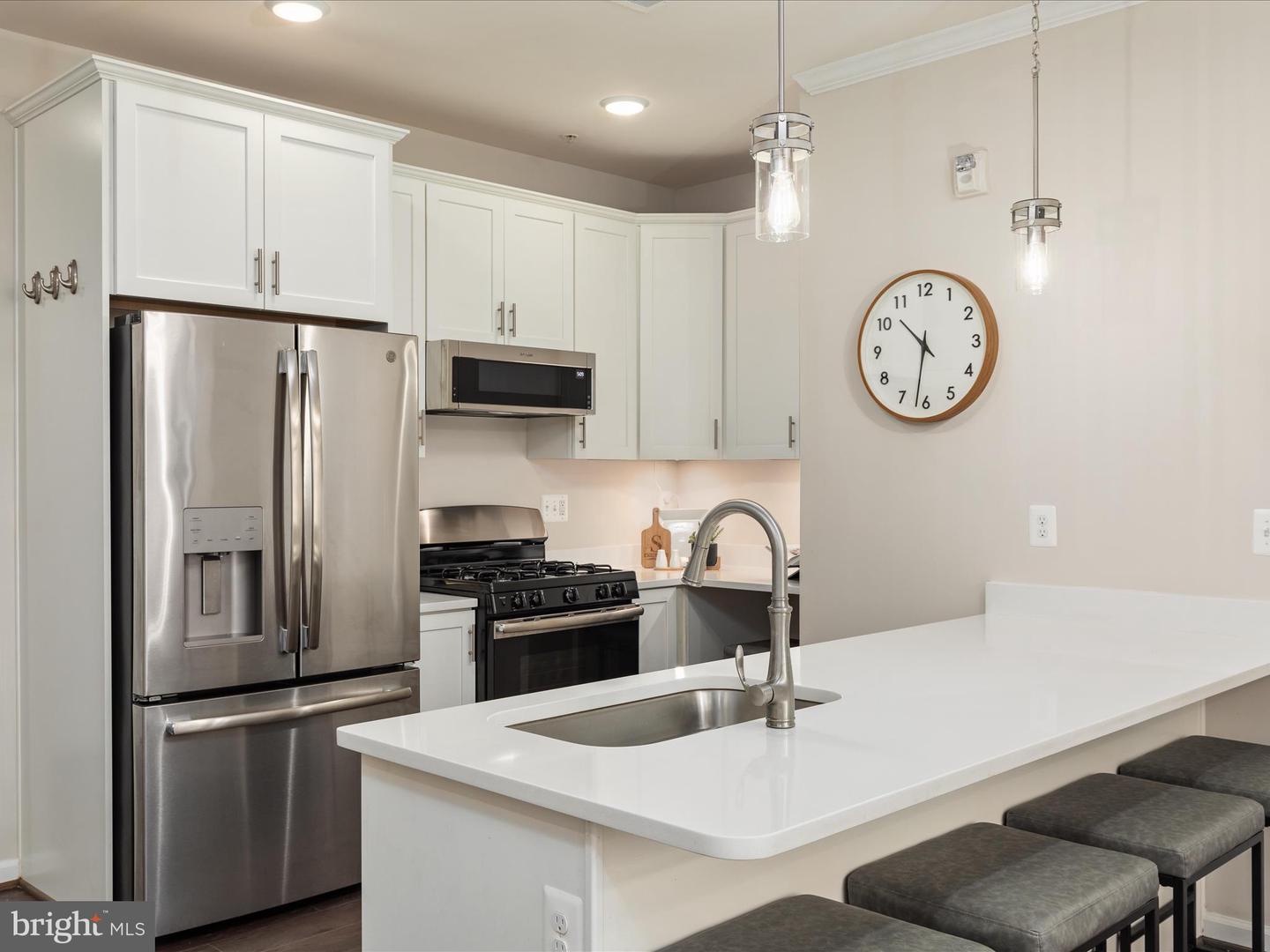 1002 Ribbon Limestone Ter SE