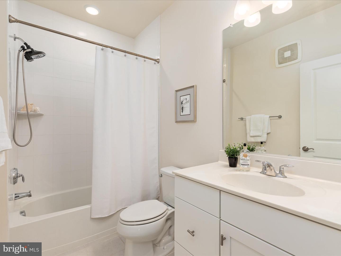 1002 Ribbon Limestone Ter SE