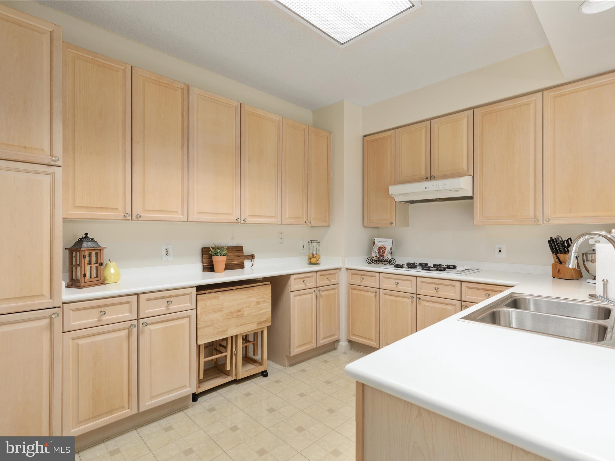 19360 Magnolia Grove Sq #308