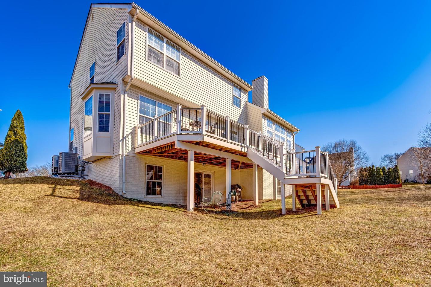 111 Stone Ct NE