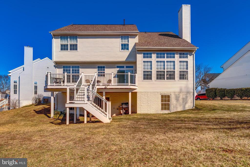 111 Stone Ct NE
