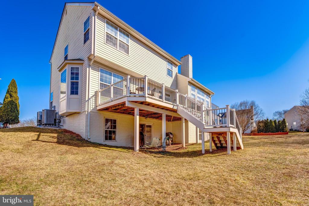 111 Stone Ct NE