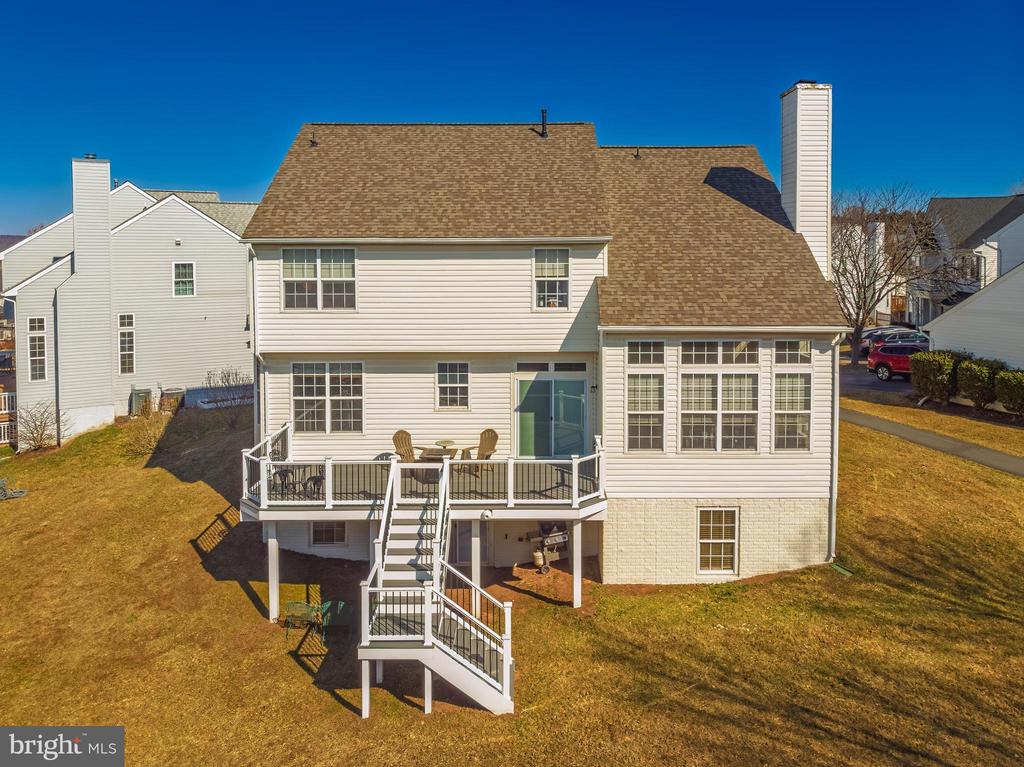 111 Stone Ct NE