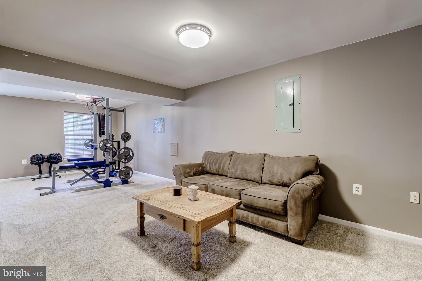 111 Stone Ct NE