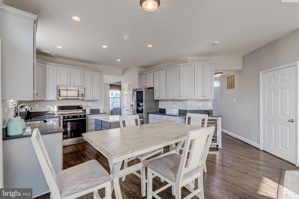 111 Stone Ct NE