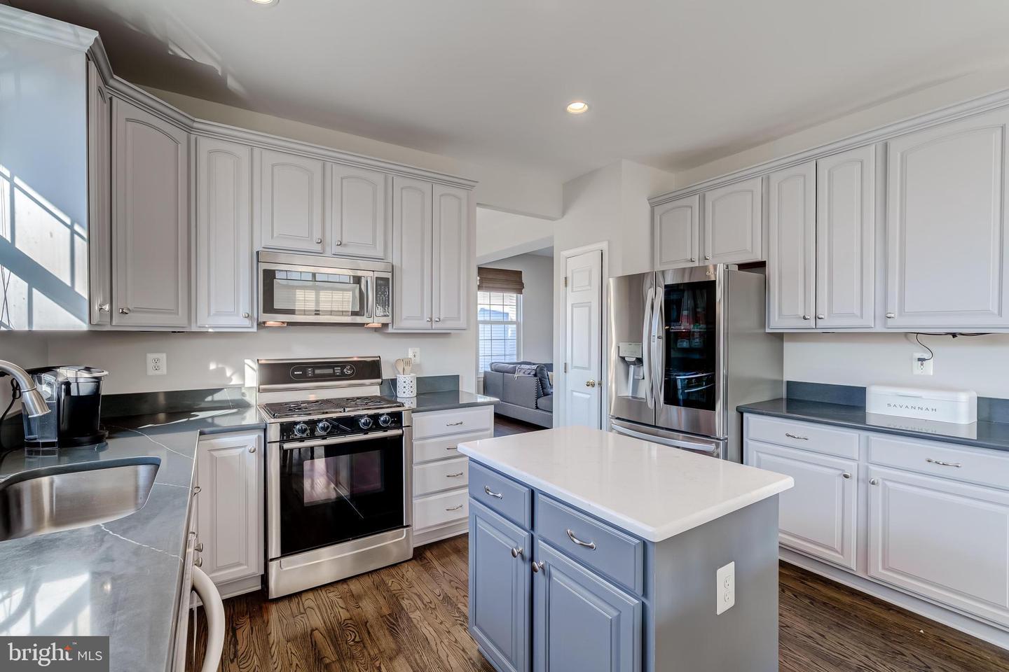 111 Stone Ct NE