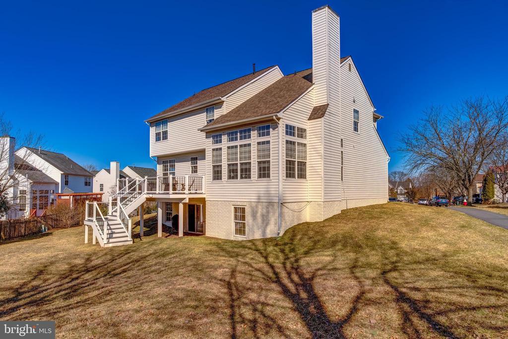111 Stone Ct NE