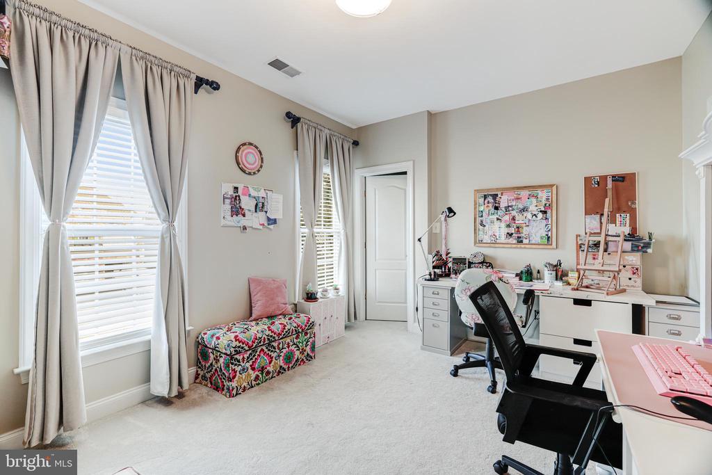 19247 Mill Site Pl