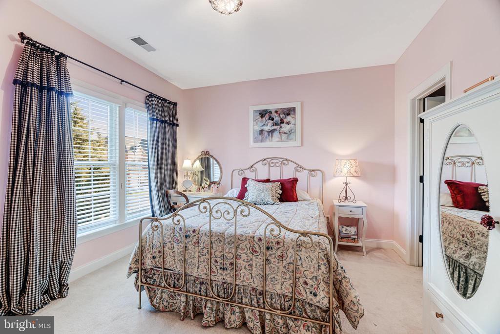 19247 Mill Site Pl