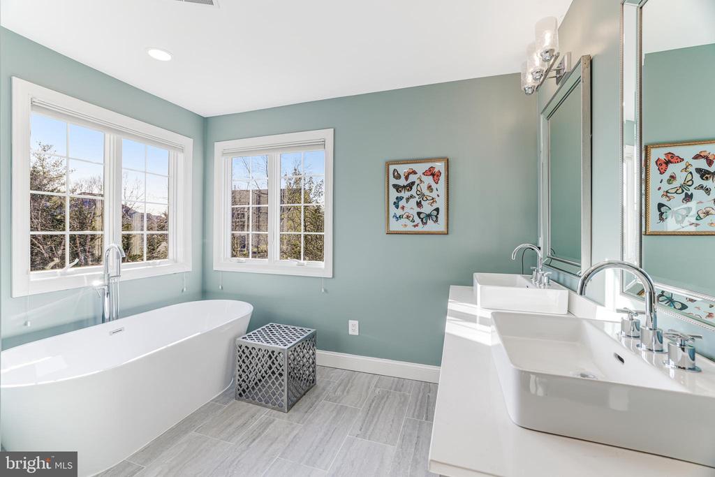 19247 Mill Site Pl