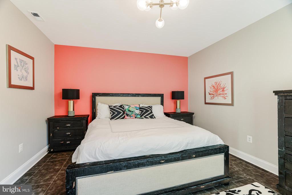 19247 Mill Site Pl