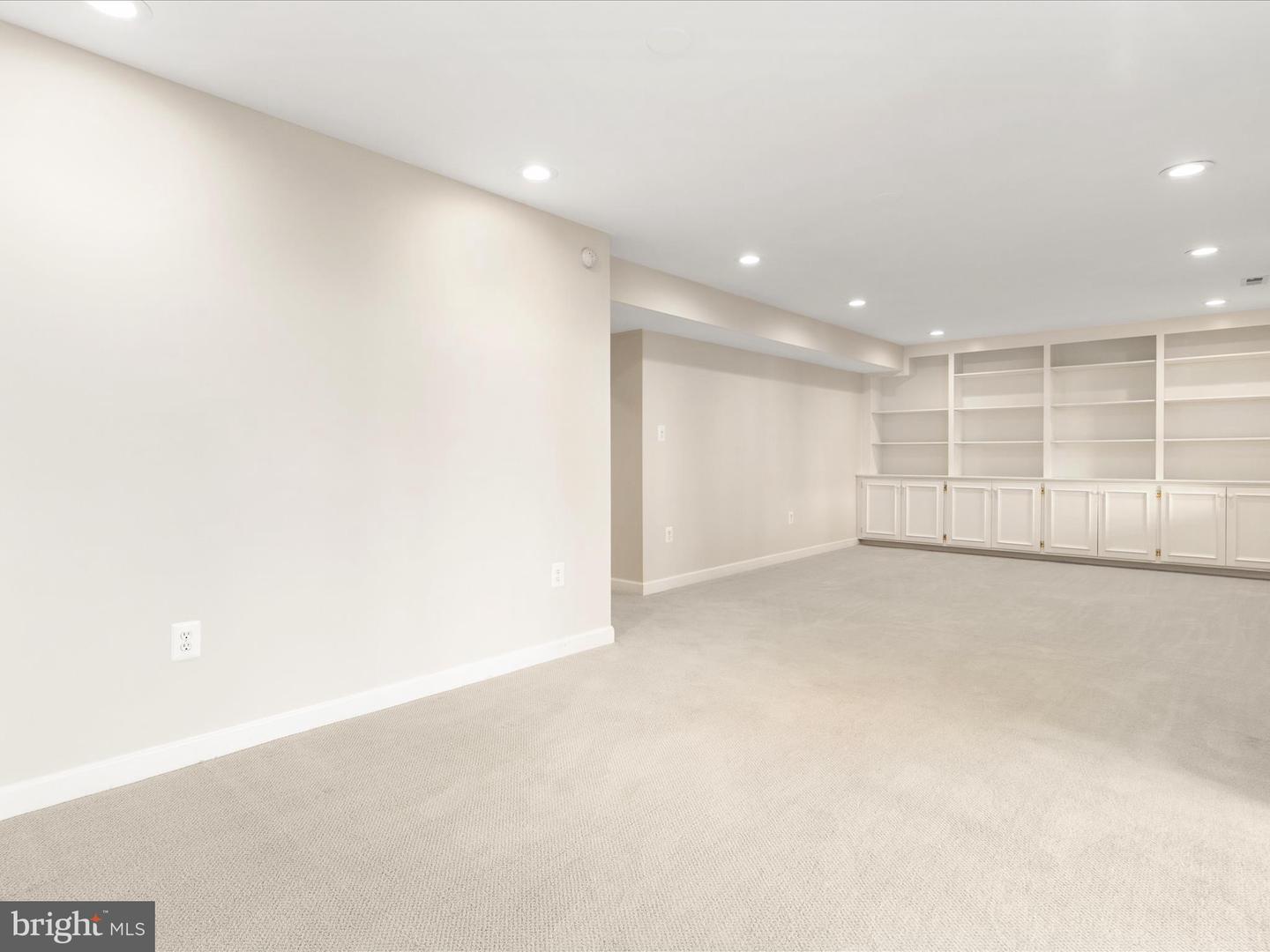 606 CURTIN PL SE