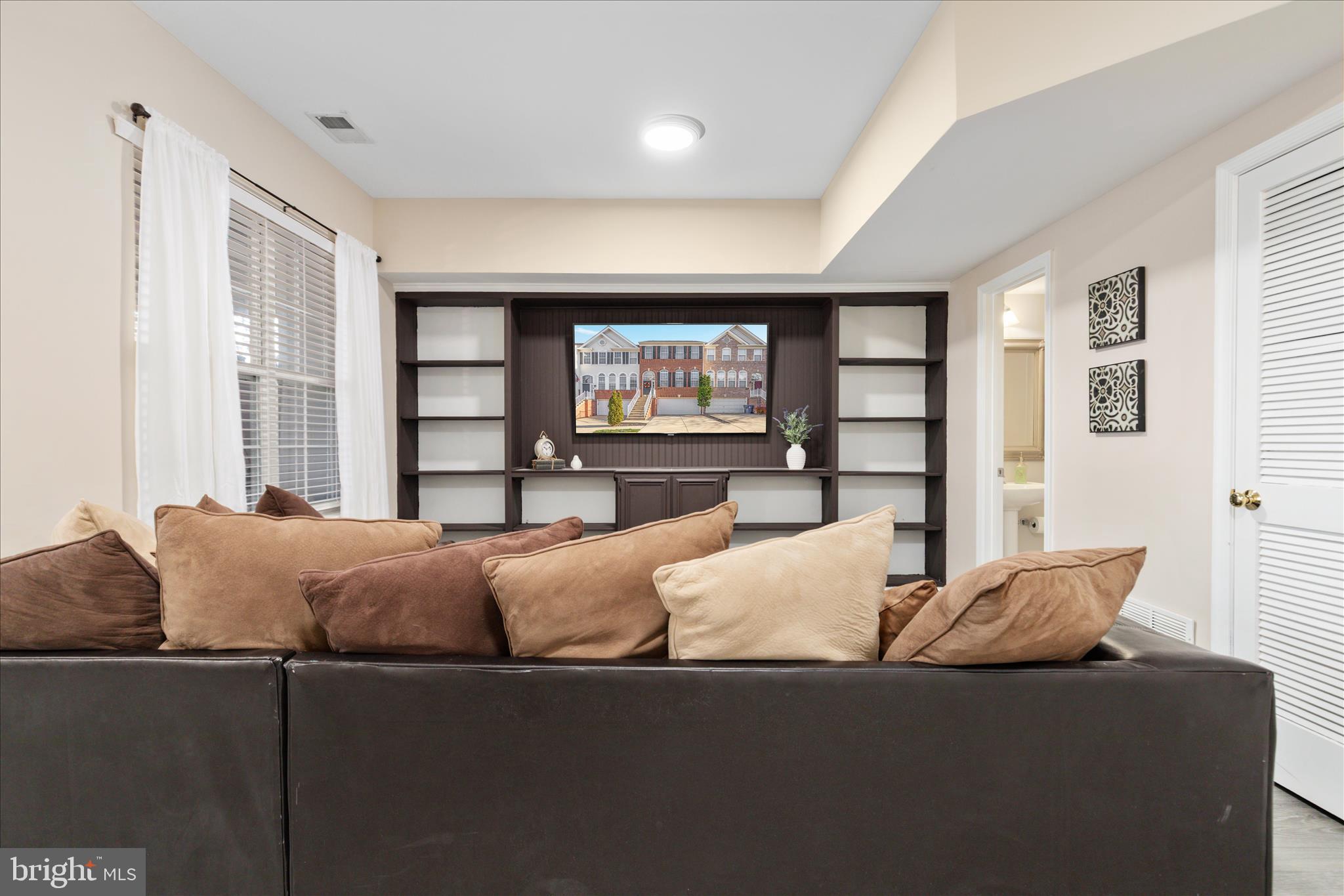 21314 LORD NELSON TERRACE