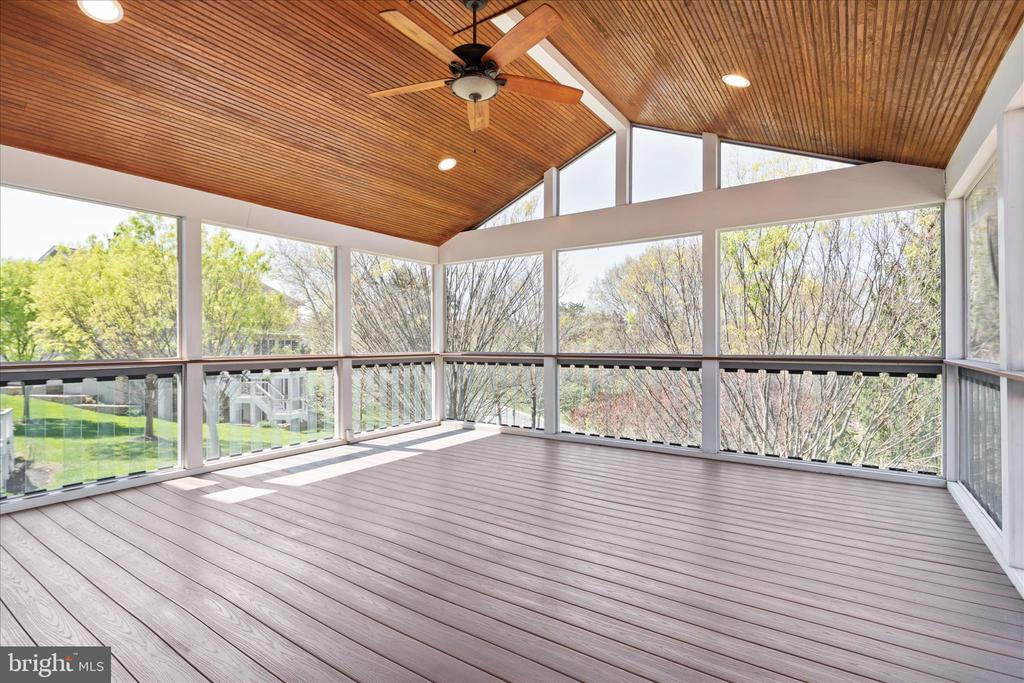 19779 SPYGLASS HILL COURT