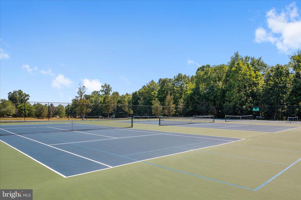 19779 SPYGLASS HILL COURT