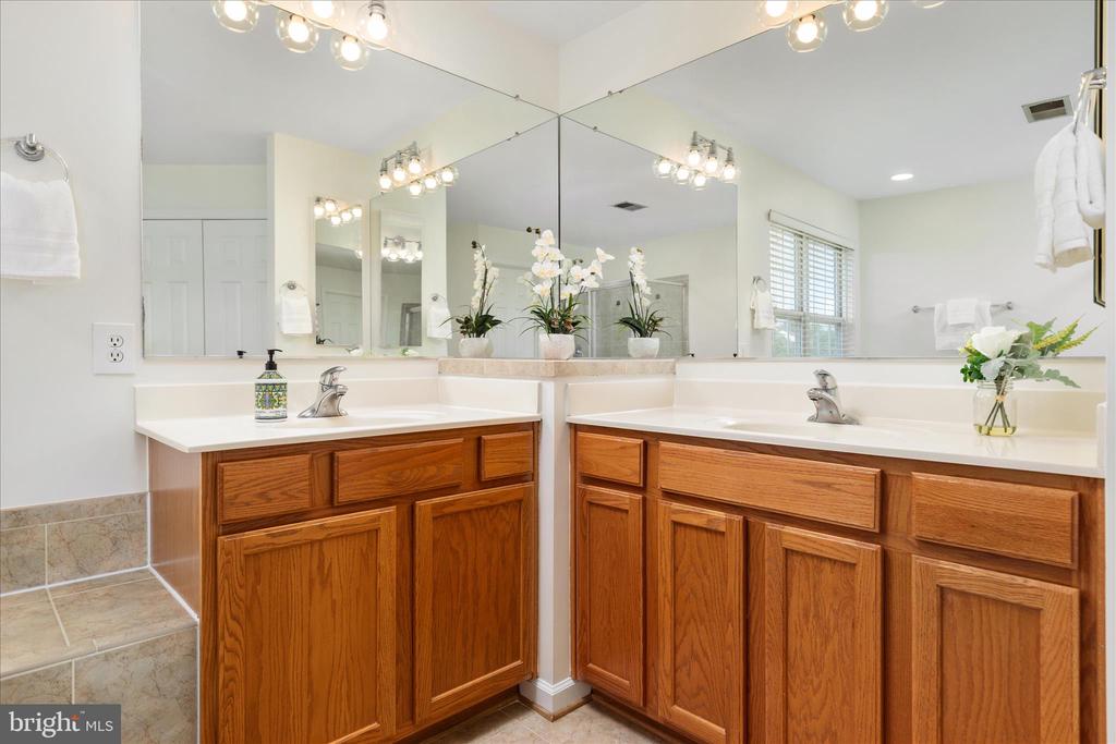 321 WHIPP DRIVE SE