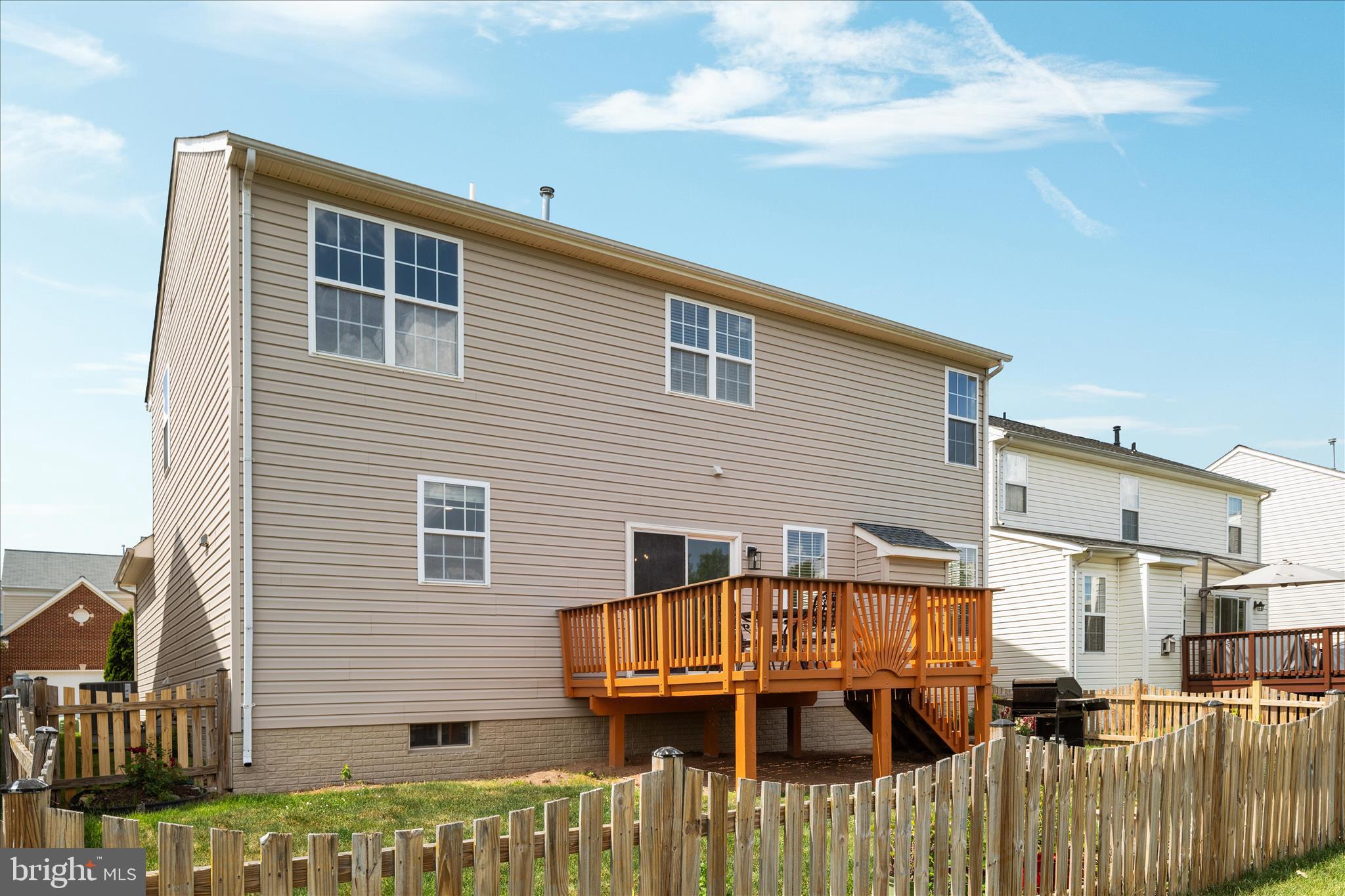 321 WHIPP DRIVE SE