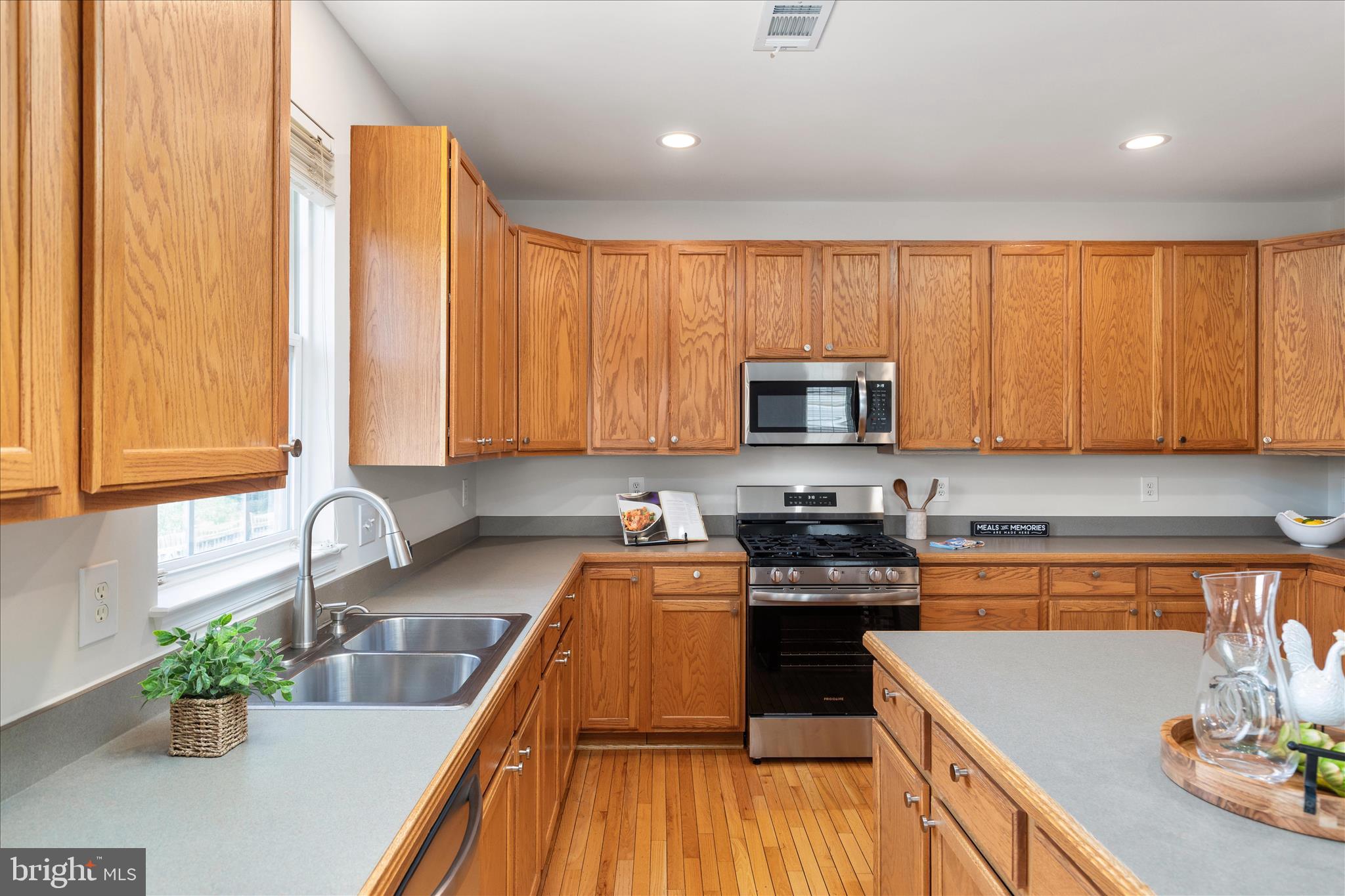 321 WHIPP DRIVE SE