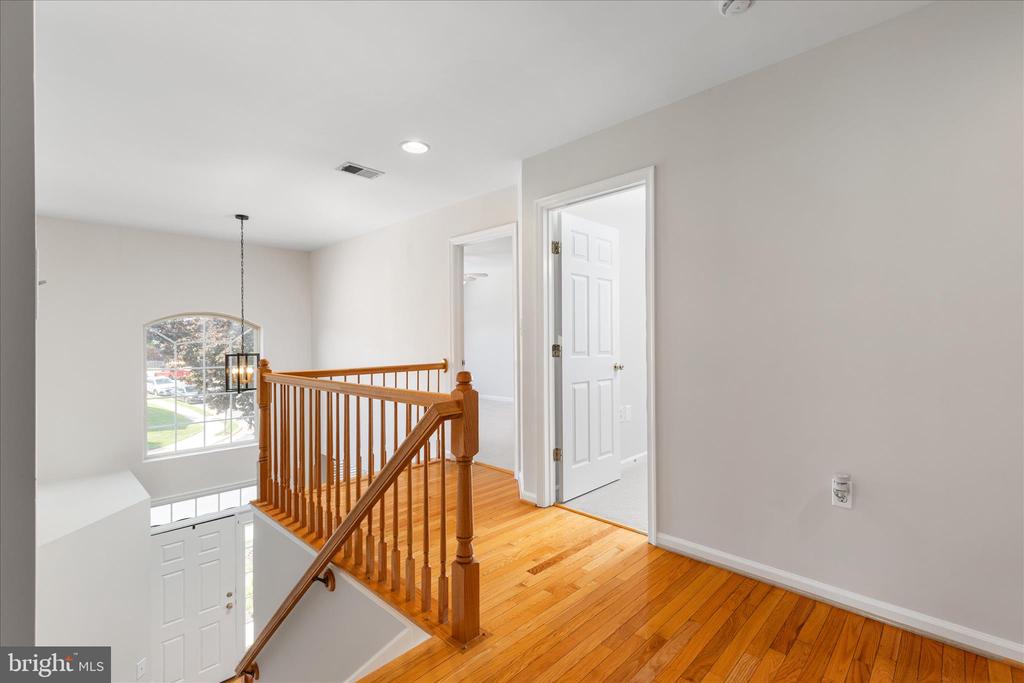 321 WHIPP DRIVE SE
