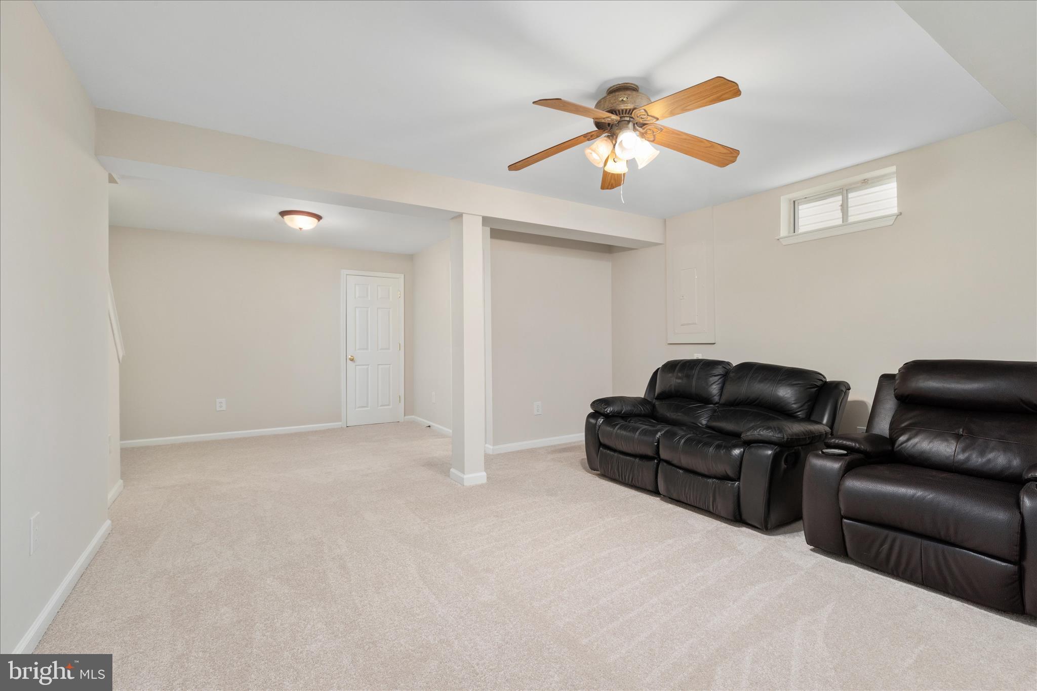321 WHIPP DRIVE SE