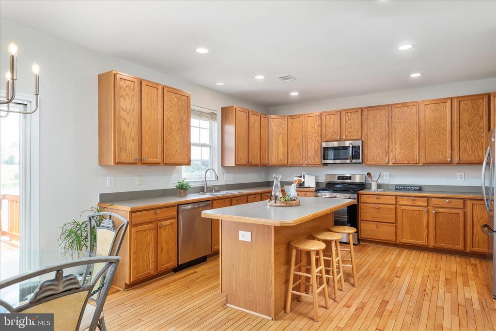 321 WHIPP DRIVE SE