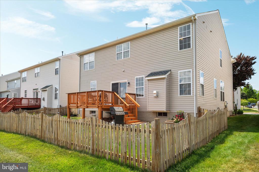 321 WHIPP DRIVE SE