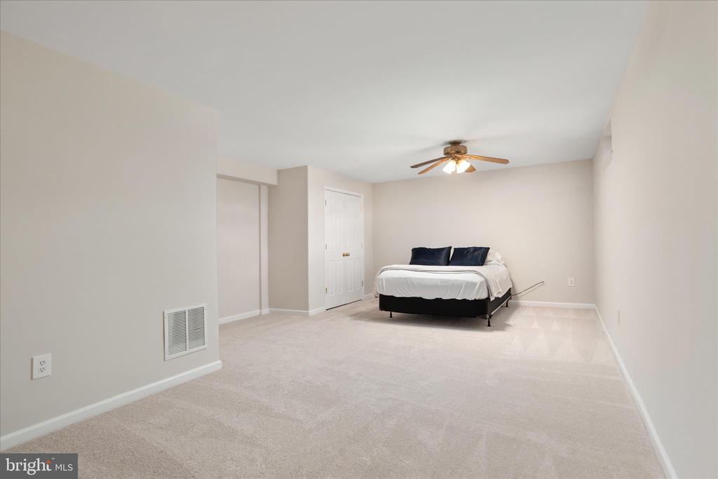 321 WHIPP DRIVE SE