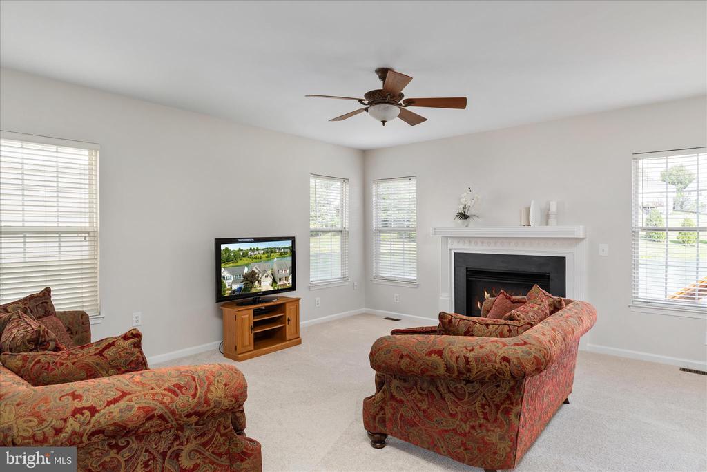 321 WHIPP DRIVE SE