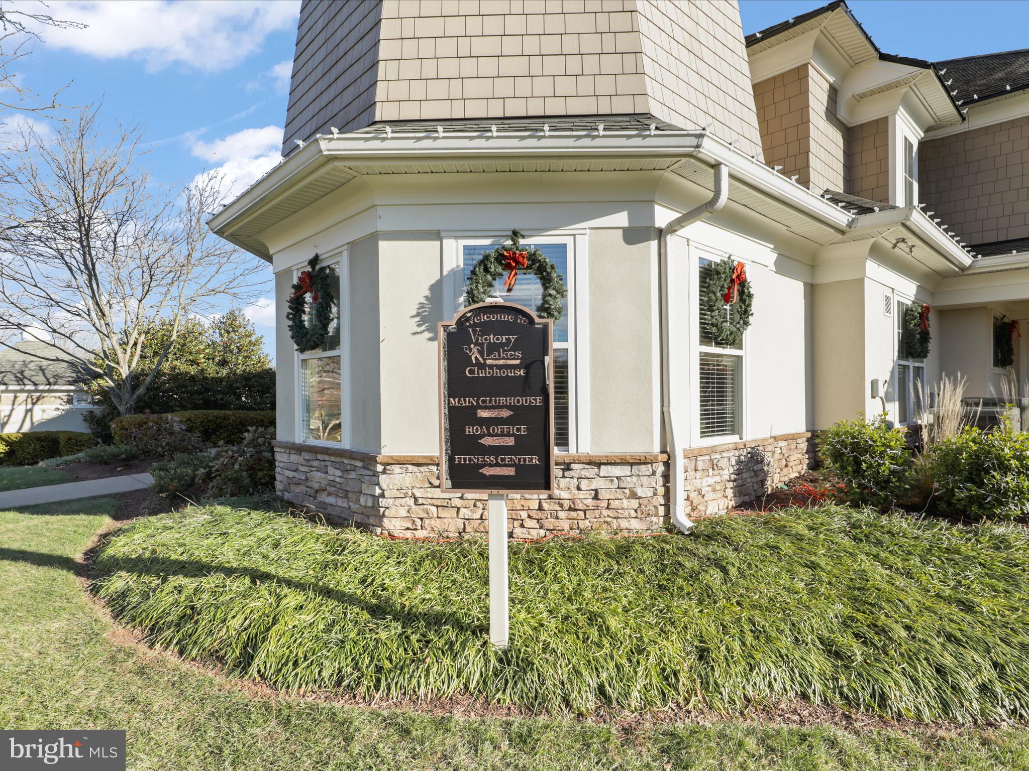 9334 Falling Water Dr